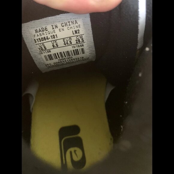 Size 10.5 - Nike Air Assault High White - 315064-101 - Picture 7 of 9